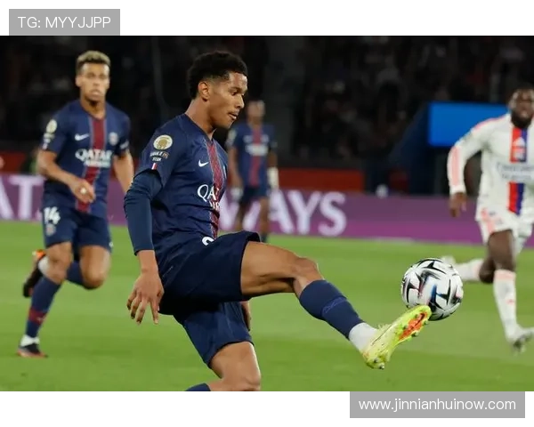 法甲联赛最新动态 巴黎圣日耳曼力克里昂 继续稳居榜首竞争激烈