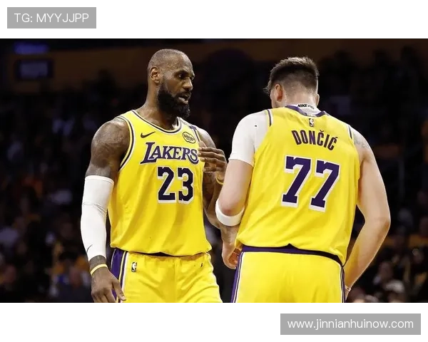 湖人新赛季阵容调整引关注詹姆斯状态恢复成胜负关键